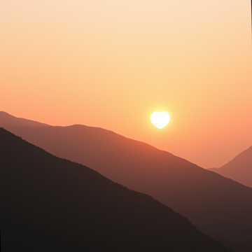 ज़ेहन में, लहू में, जिगर में तू